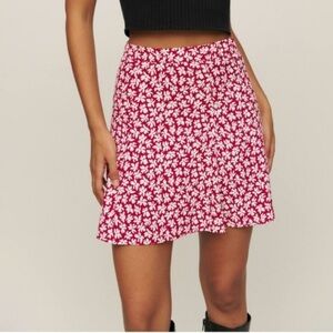 Reformation Floral Print Flounce Miniskirt – Size 0 – Grenadine Red – 90s Vibes
